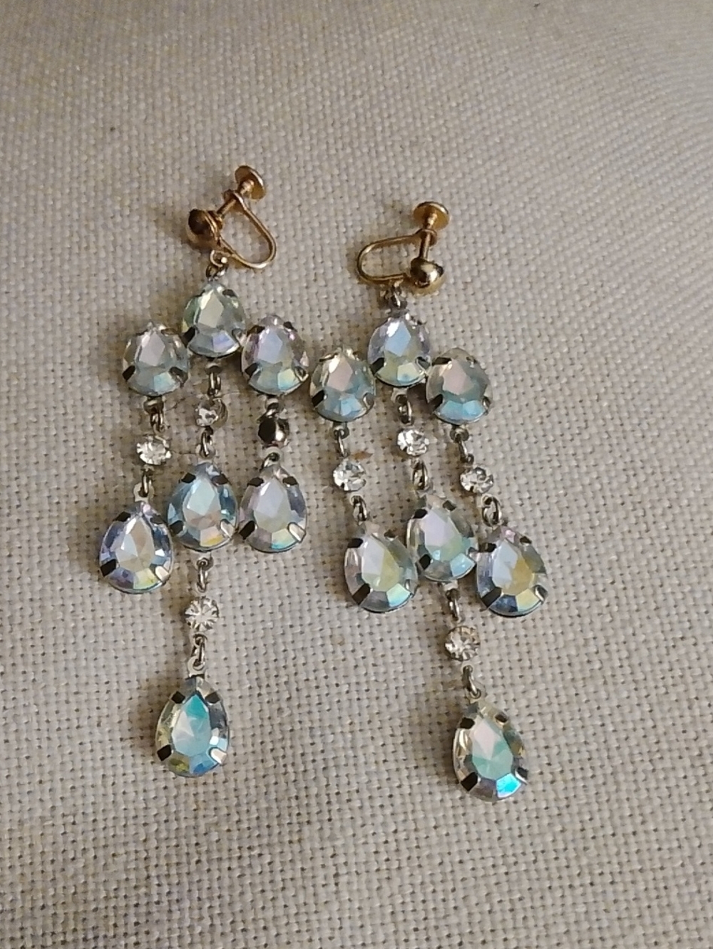 Vintage Aurora-Style Iridescent Teardrop Chandelier Earrings - Gold Tone